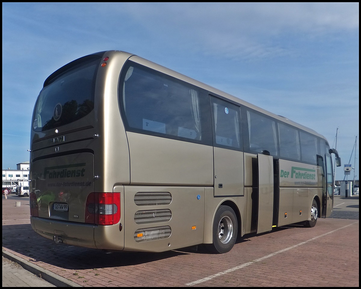 MAN Lion's Coach von Der Fahrdienst aus Deutschland im Stadthafen Sassnitz.