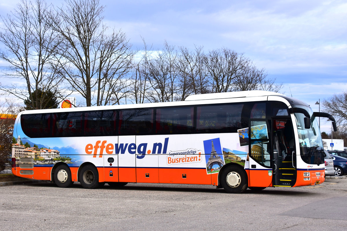 MAN Lion`s Coach von effeweg.nl in Krems.