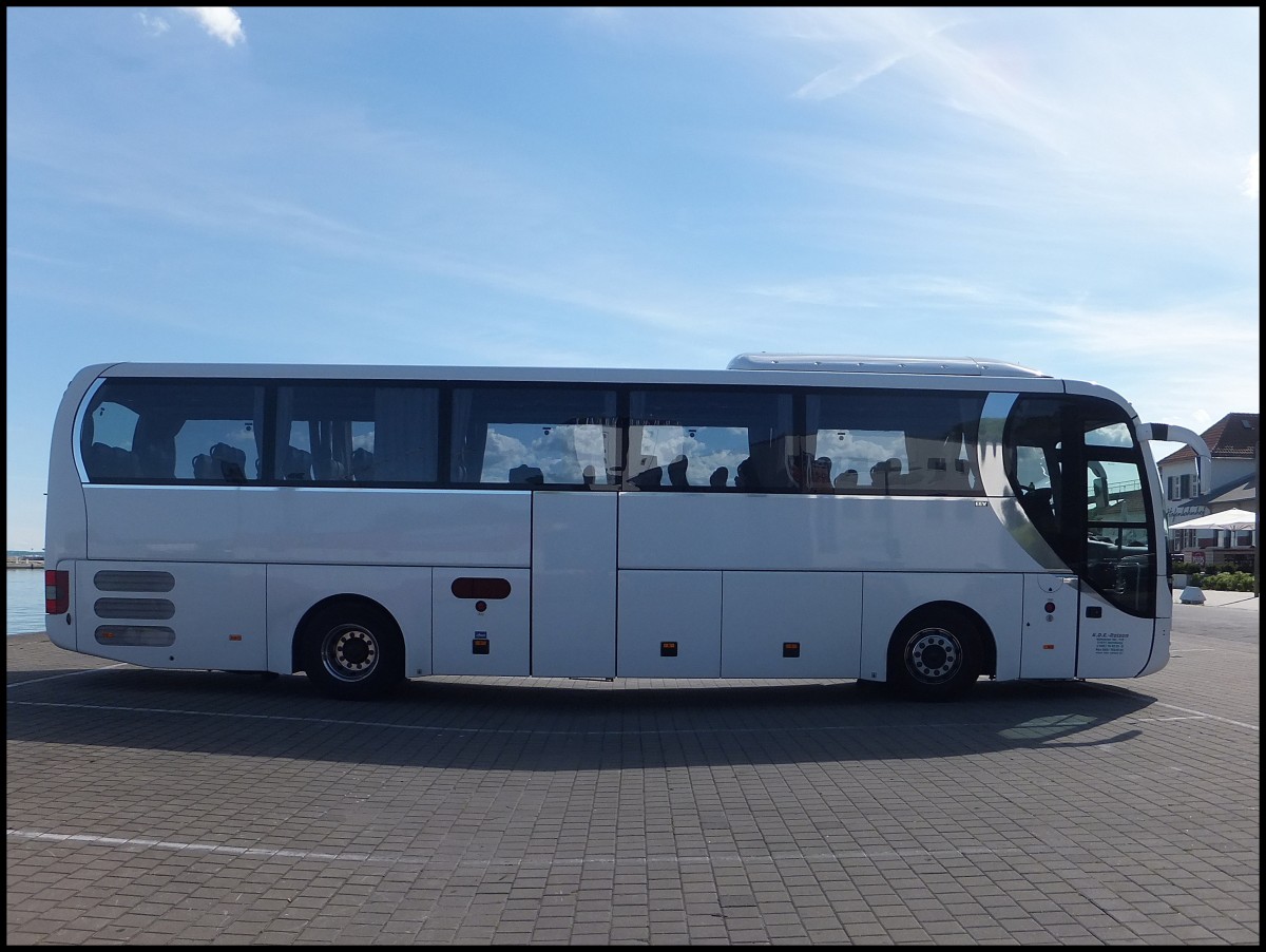 MAN Lion's Coach von K.D.E. Reisen aus Deutschland im Stadthafen Sassnitz.