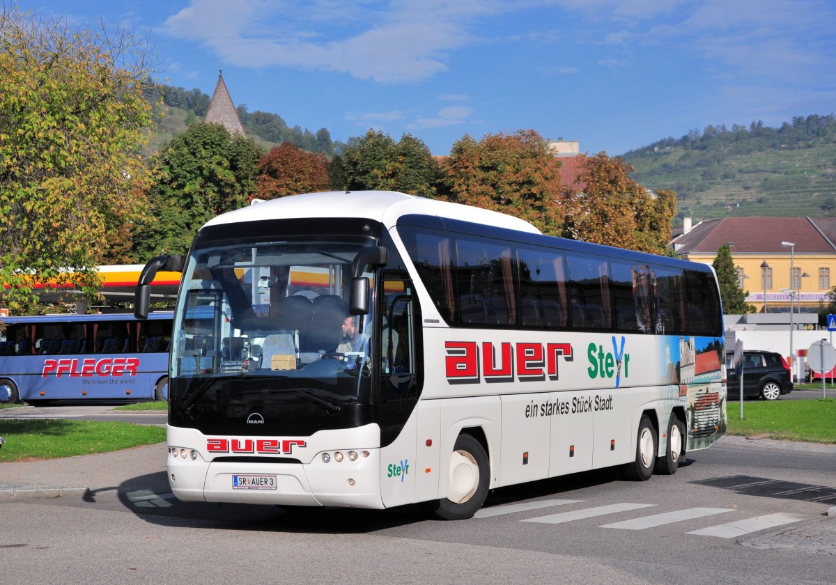 MAN Tourliner von AUER Reisen aus sterreich am 20.9.2014 in Krems.