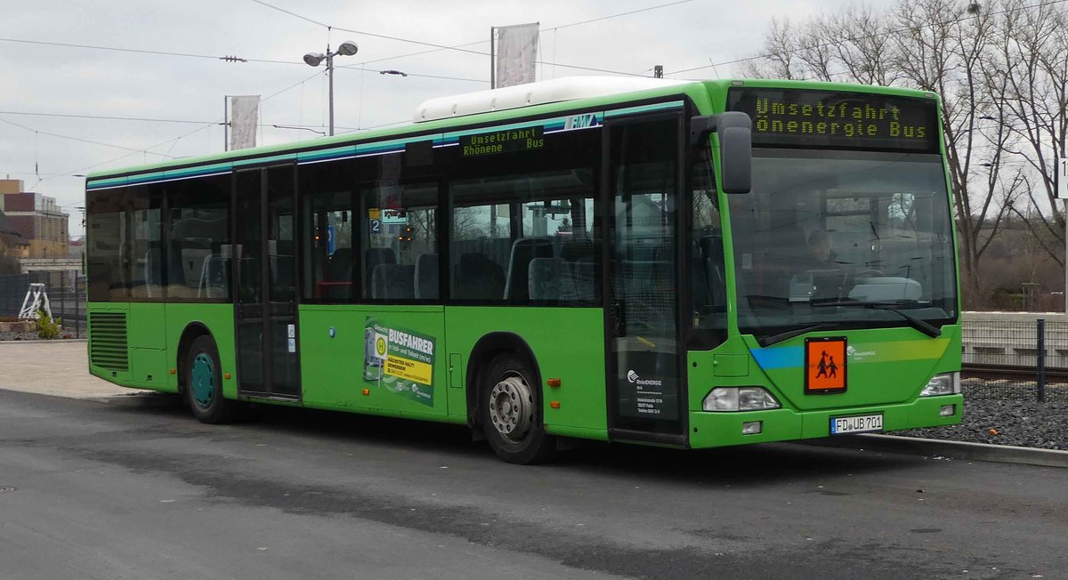 MB Citaro I von RhönEnergie steht am Bahnhof in Hünfeld, 12-2018