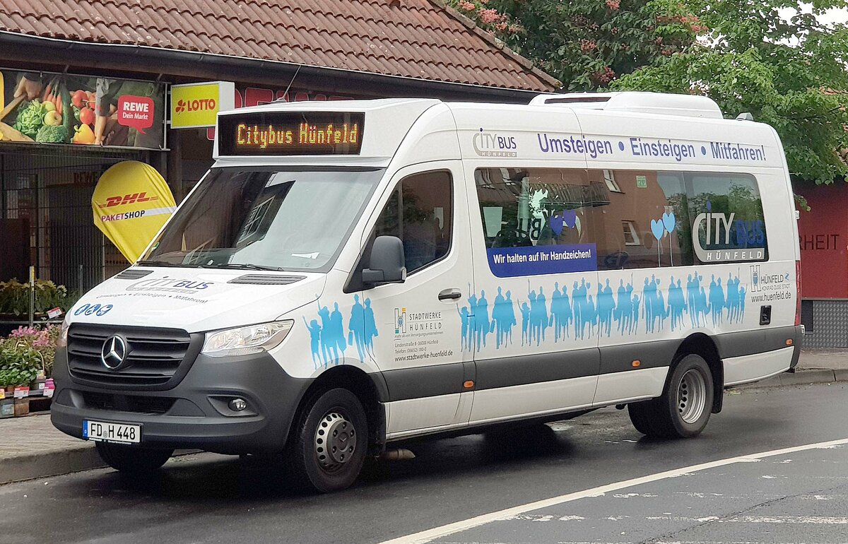 MB Sprinter als Citybus unterwegs in H�nfeld, Mai 2022