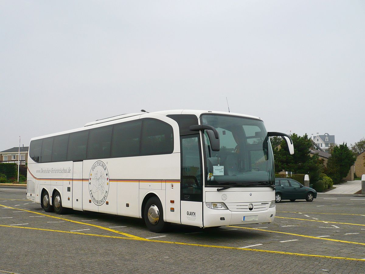 Mercedes-Benz Travego Reisebus der Firma Glauch aus Deutschland. Noordwijk, Niederlande 05-09-2014.

Mercedes-Benz Travego reisbus van de firma Glauch uit Duitsland. Noordwijk  05-09-2014.