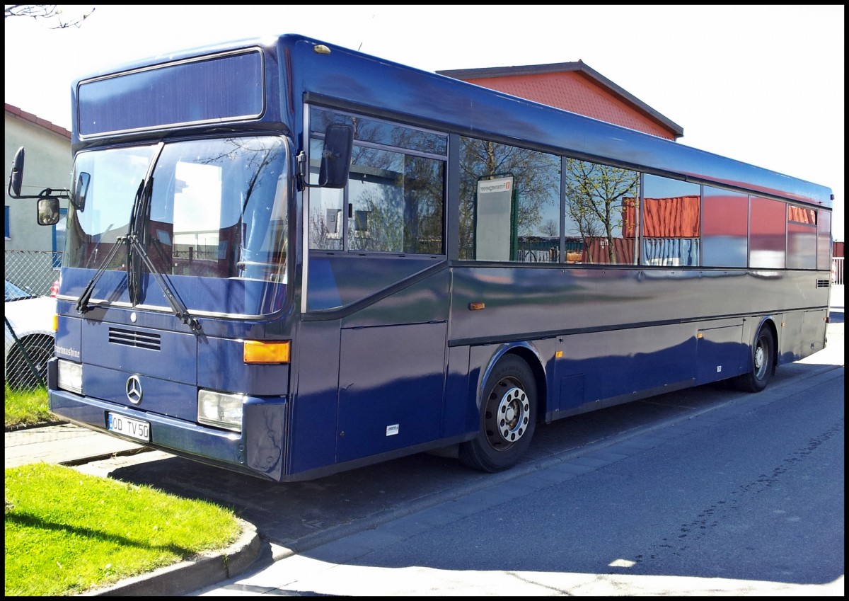 Mercedes O 405 von Event-Bus aus Deutschland im Gewerbegebiet Sassnitz.