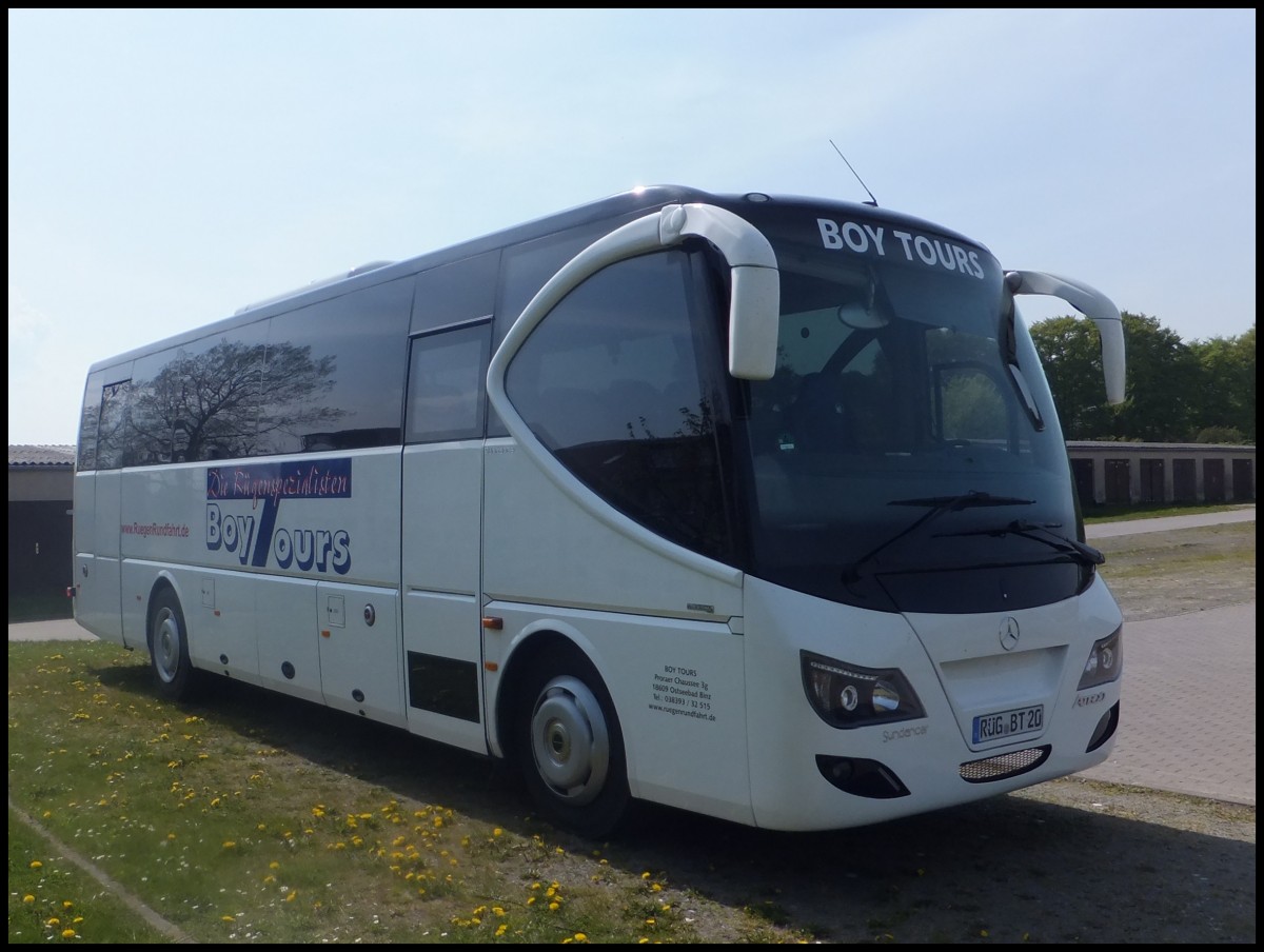 Mercedes Sundancer von BoyTours aus Deutschland in Sassnitz. 