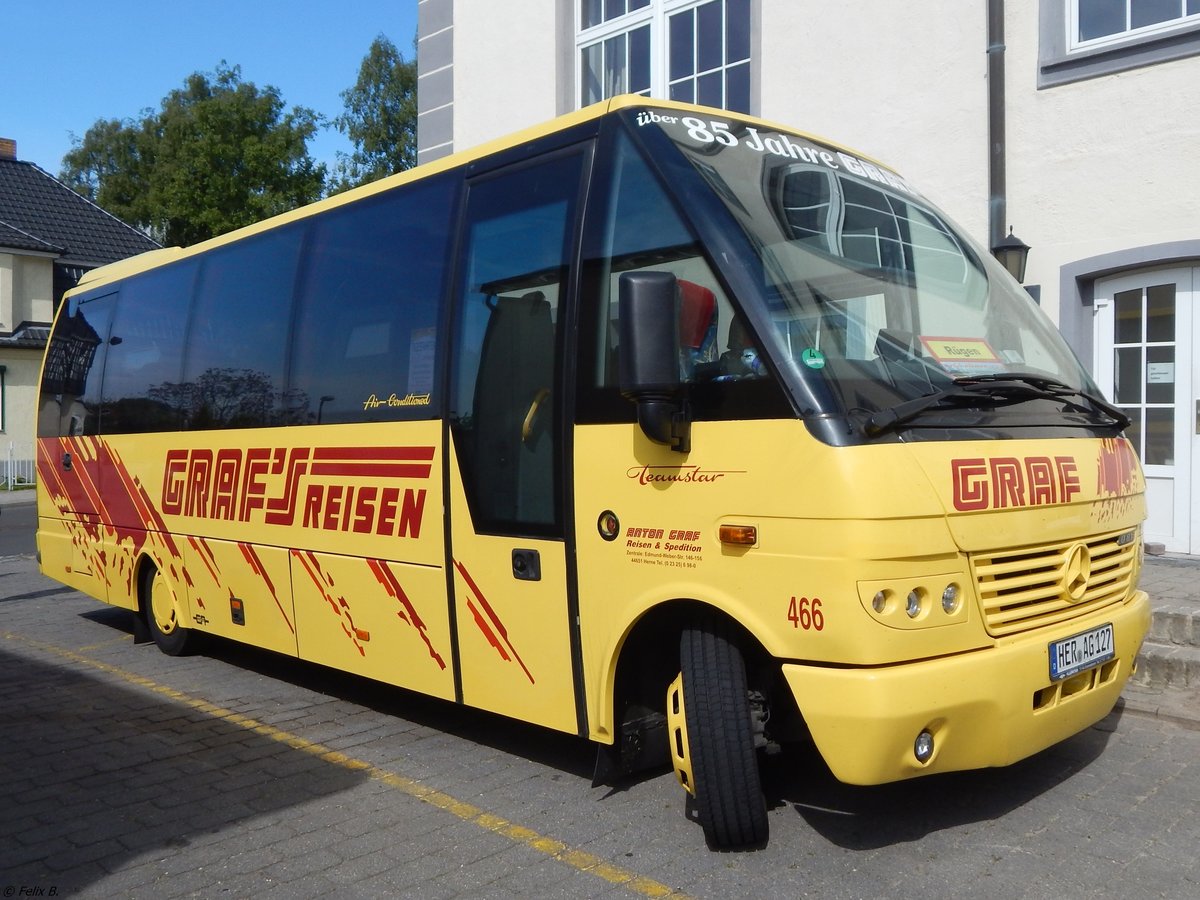 Mercedes Teamstar von Graf's Reisen aus Deutschland in Sassnitz.