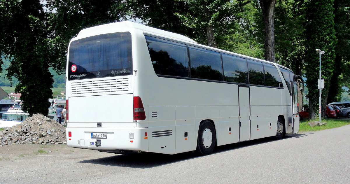 Mercedes Tourismo aus Ungarn in Drnstein bei Krems gesehen.