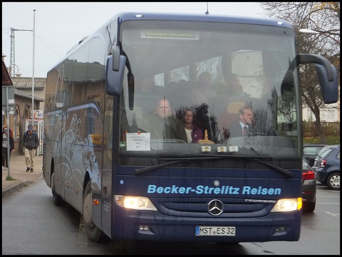 Mercedes Tourismo von Becker-Strelitz Reisen aus Deutschland in Bergen.