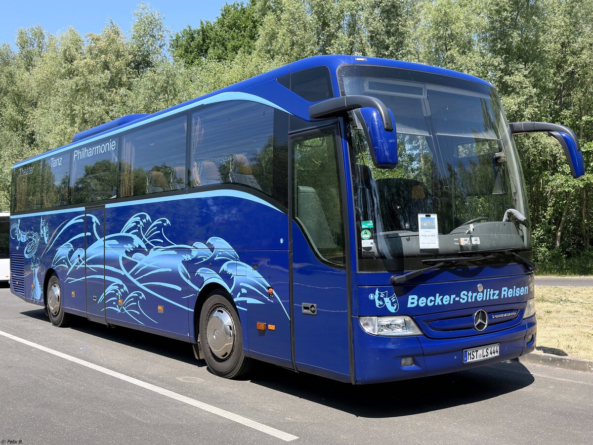 Mercedes Tourismo von Becker-Strelitz Reisen aus Deutschland in Plau am See.