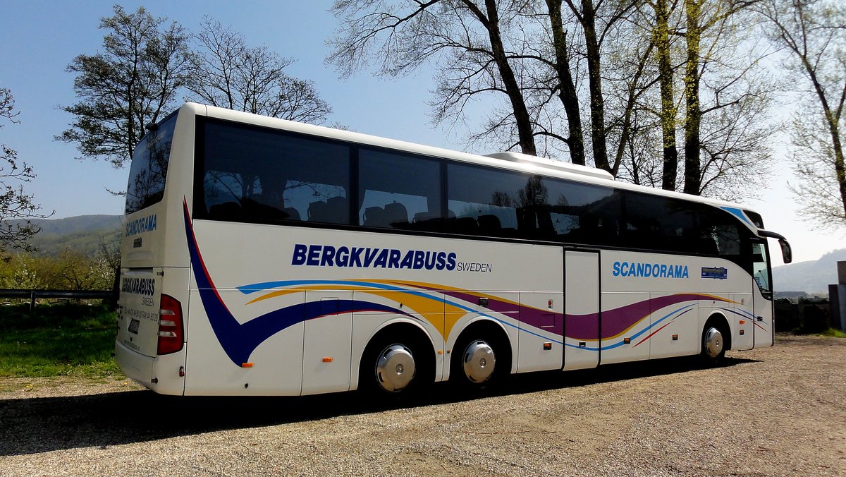 Mercedes Tourismo von Bergkvarabuss Scandorama aus Schweden in D�rnstein/Wachau/Nieder�sterreich gesehen.
