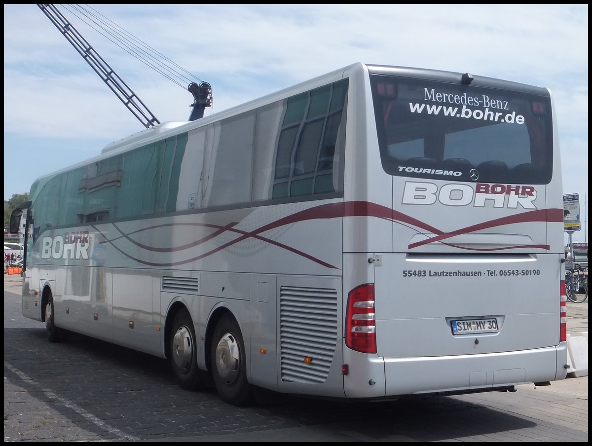 Mercedes Tourismo von Bohr aus Deutschland im Stadthafen Sassnitz.