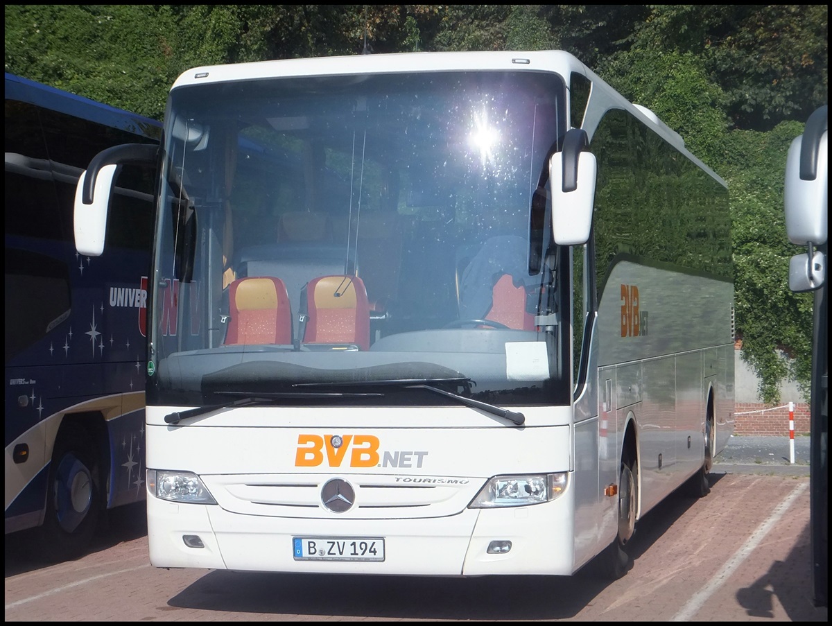 Mercedes Tourismo von BVB.net aus Deutschland im Stadthafen Sassnitz.