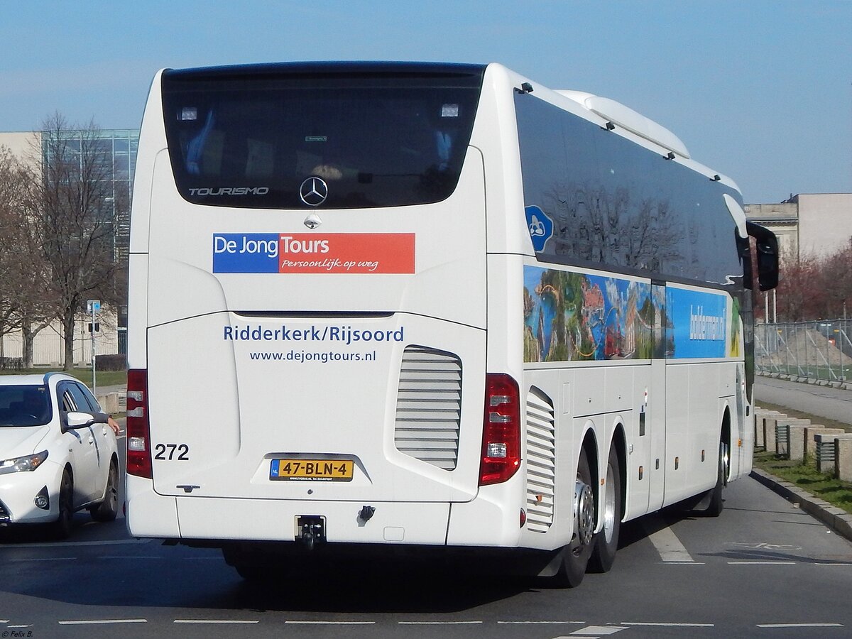 Mercedes Tourismo von De Jong Tours aus den Niederlanden in Berlin.