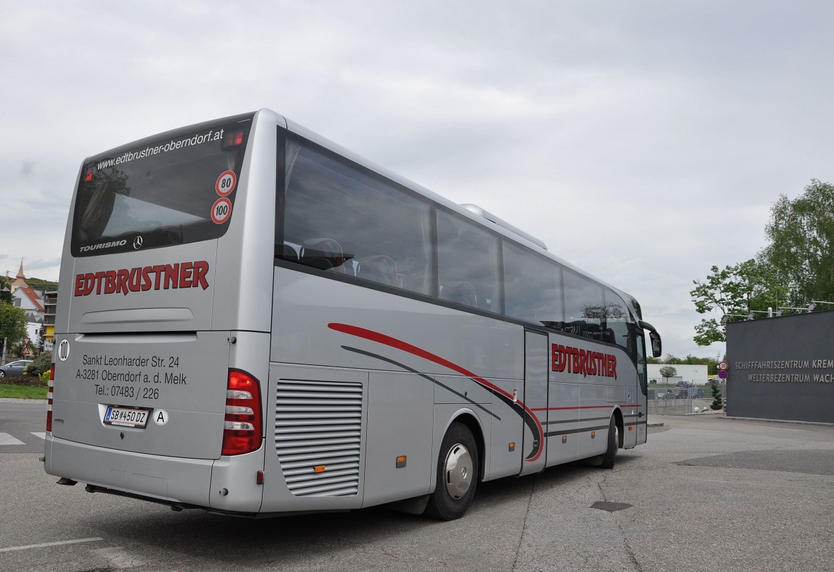 Mercedes Tourismo von Edtbrustner Reisen aus �sterreich am 4.5.2015 in Krems unterwegs.