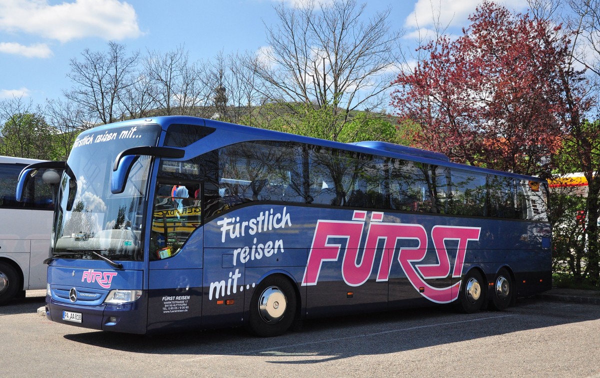 Mercedes Tourismo von F�rst Reisen aus der BRD im April 2015 in Krems.