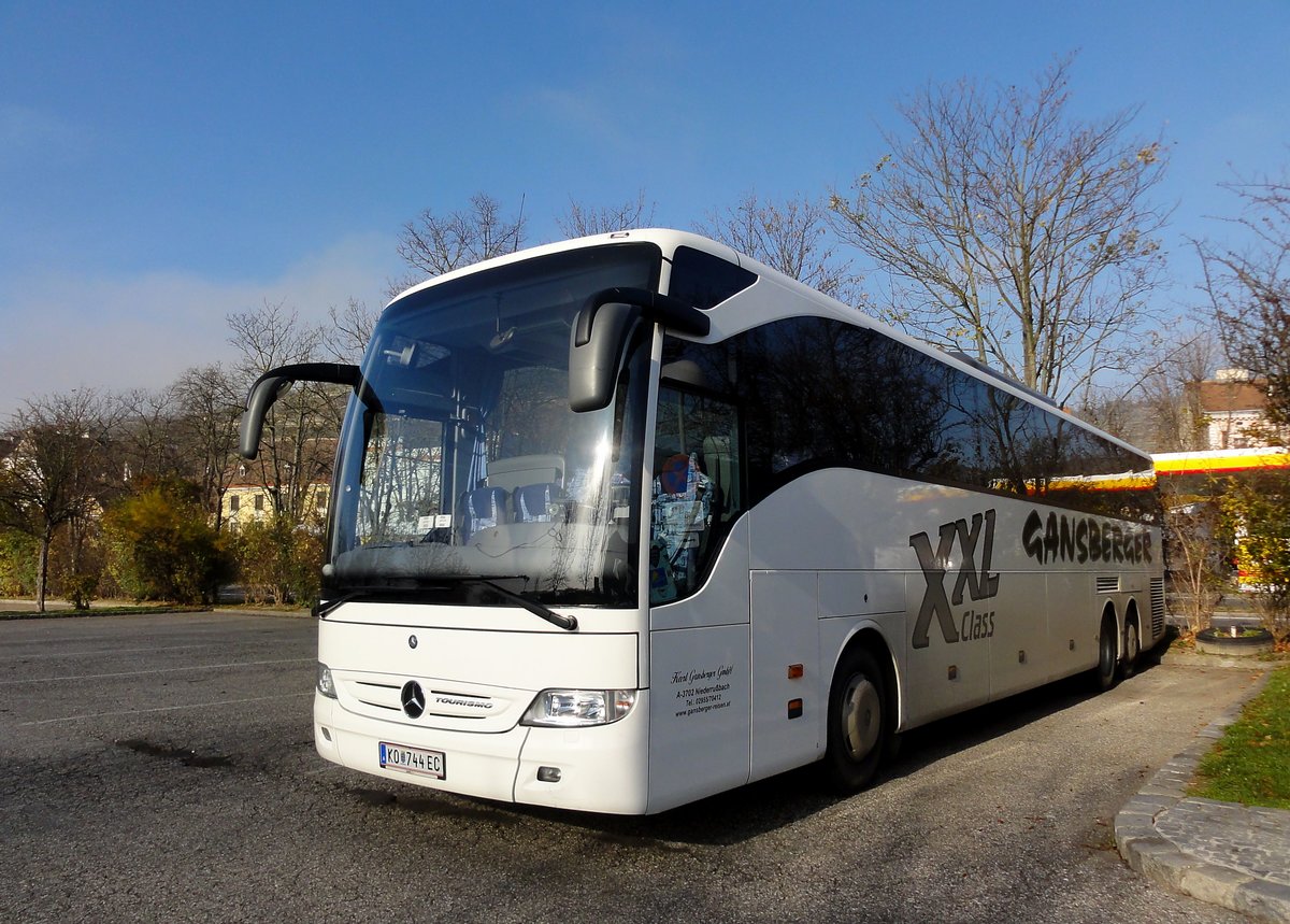 Mercedes Tourismo von Gansberger Reisen aus sterreich in Krems gesehen.