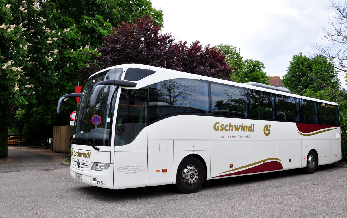 Mercedes Tourismo von Gschwindl Reisen aus Wien in Krems.