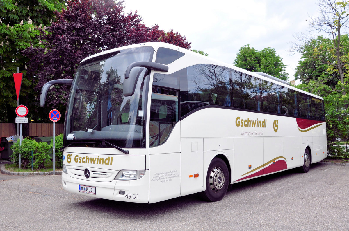 Mercedes Tourismo von Gschwindl Reisen aus Wien in Krems.