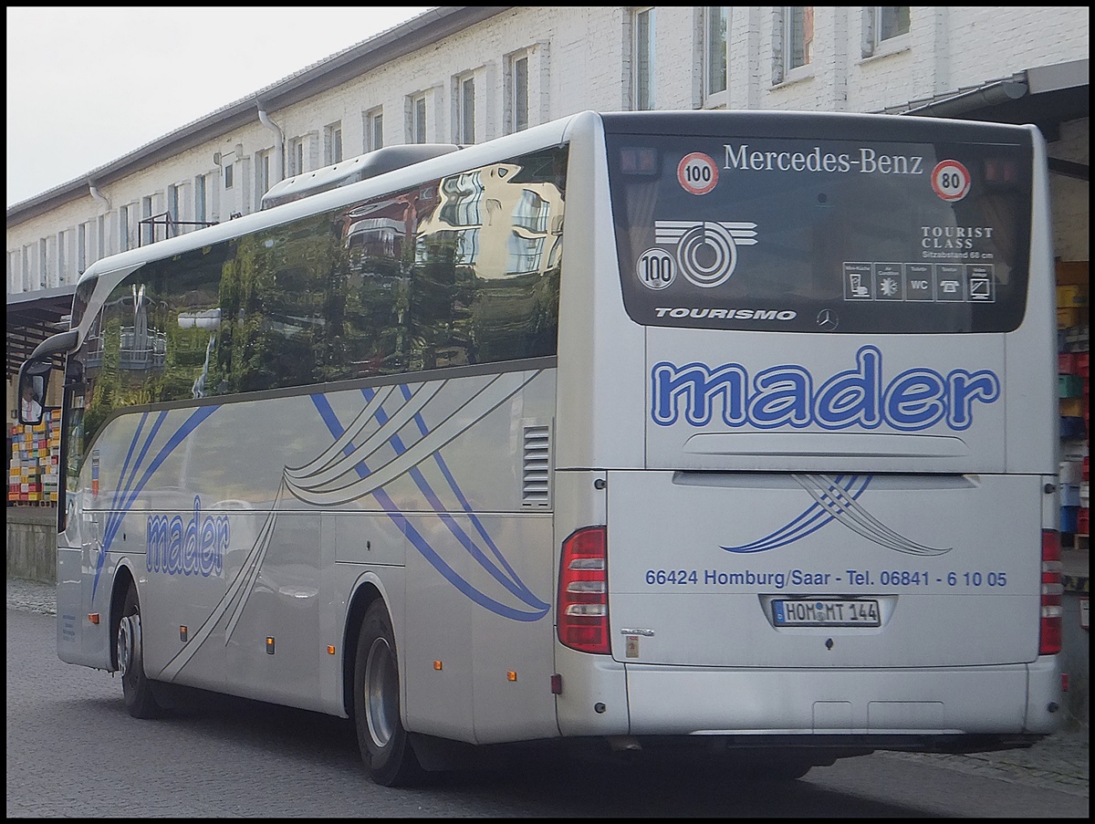 Mercedes Tourismo von Mader aus Deutschland im Stadthafen Sassnitz.