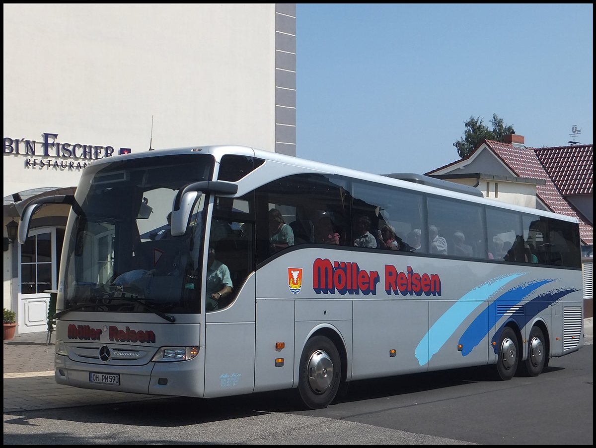 Mercedes Tourismo von M�ller Reisen aus Deutschland in Sassnitz.