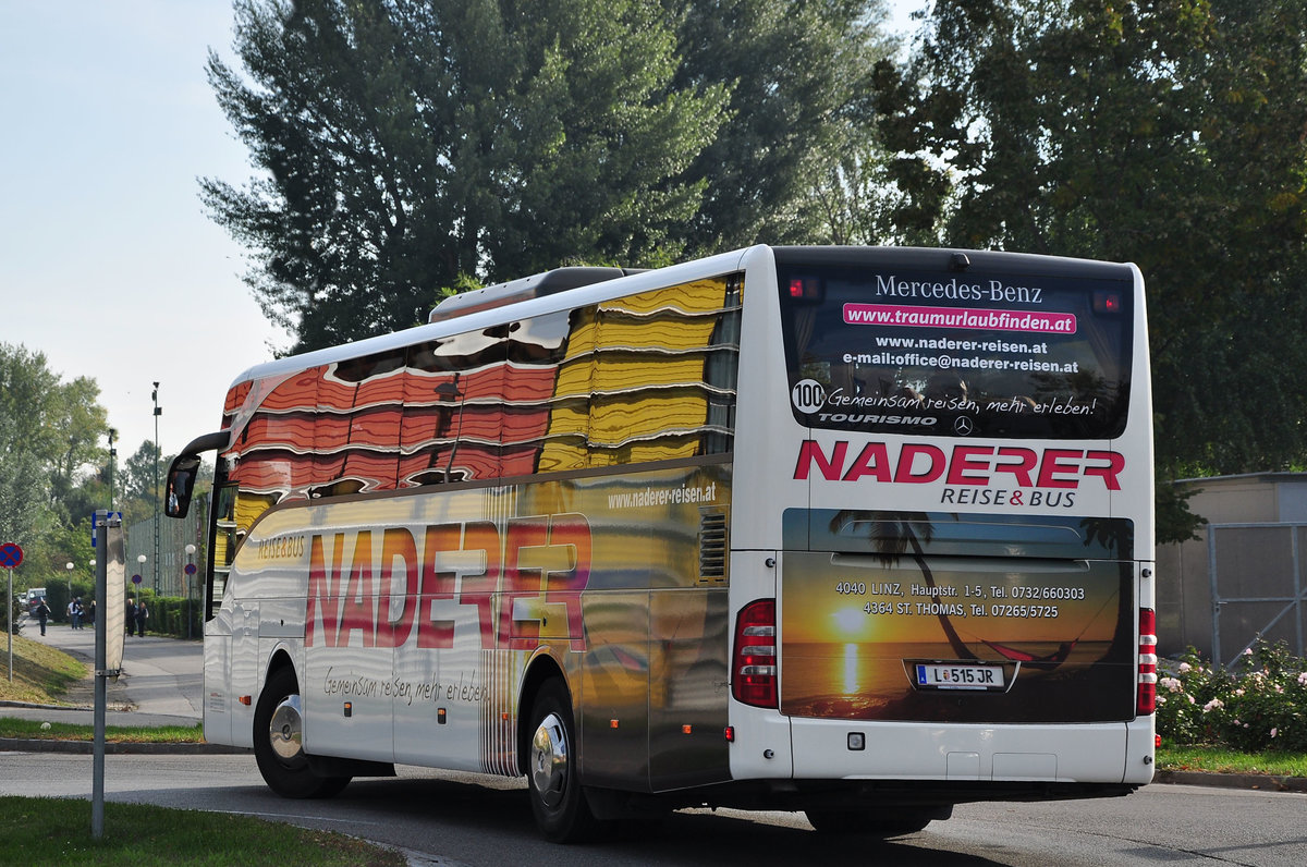 Mercedes Tourismo von Naderer Reisen aus �sterreich in Krems.