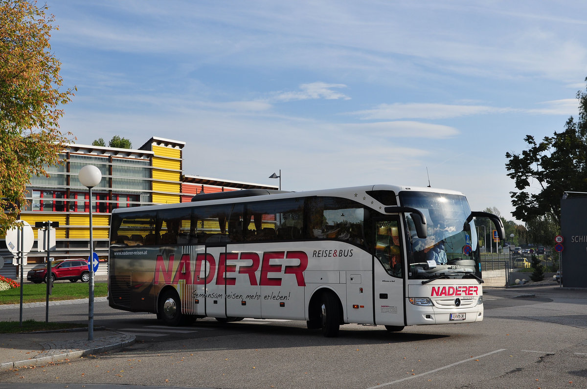 Mercedes Tourismo von Naderer Reisen aus �sterreich in Krems.