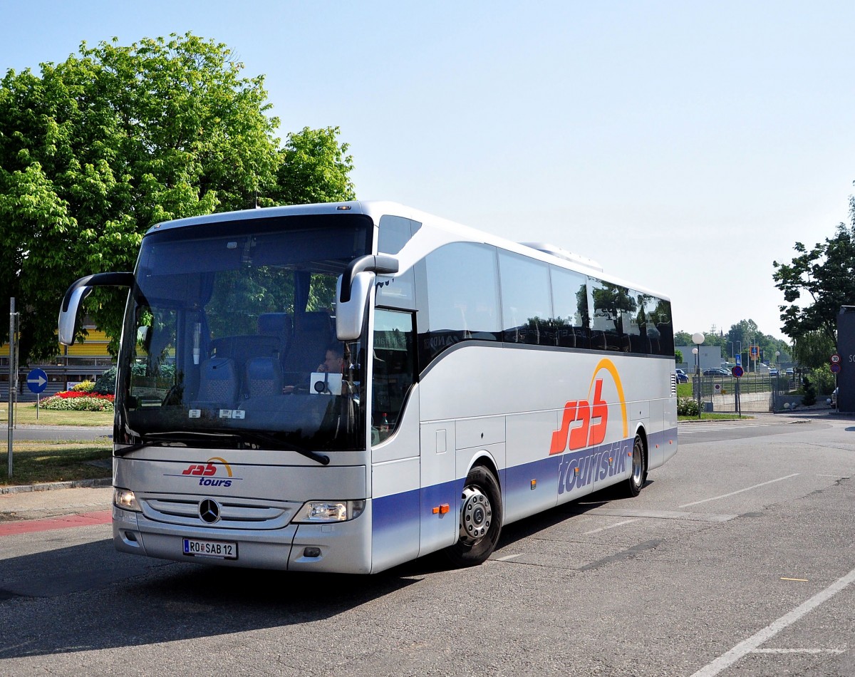 Mercedes Tourismo von SAB tours aus �sterreich im Juni 2015 in Krems.