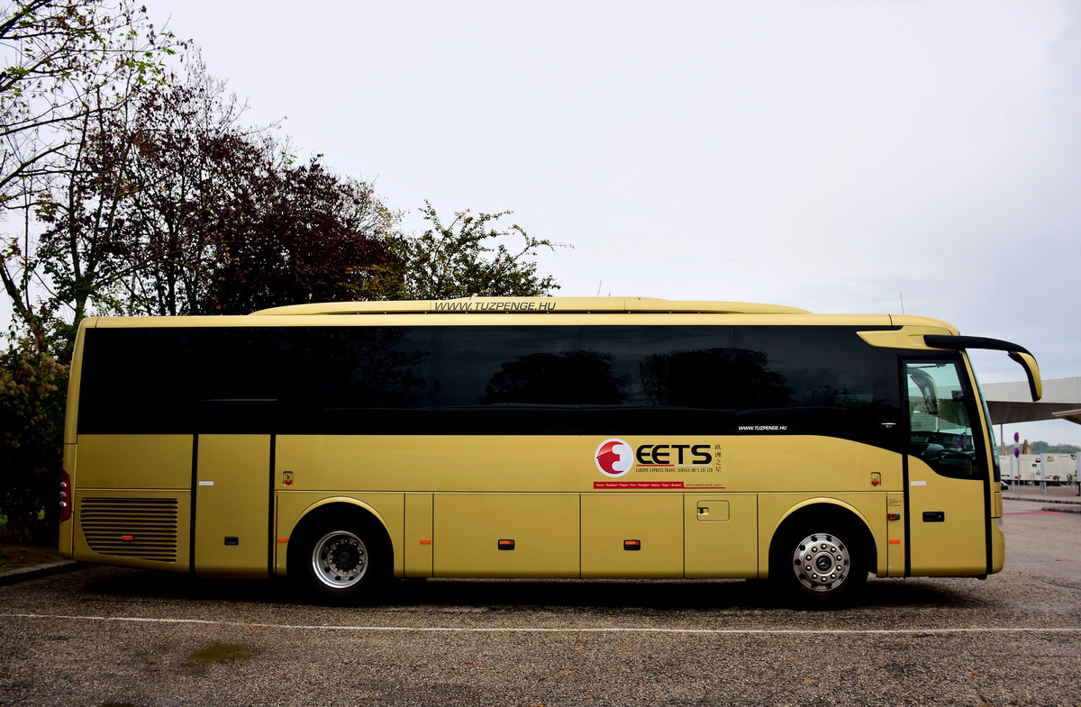 Mercedes Tourismo von TUZPENGE.hu in Krems.