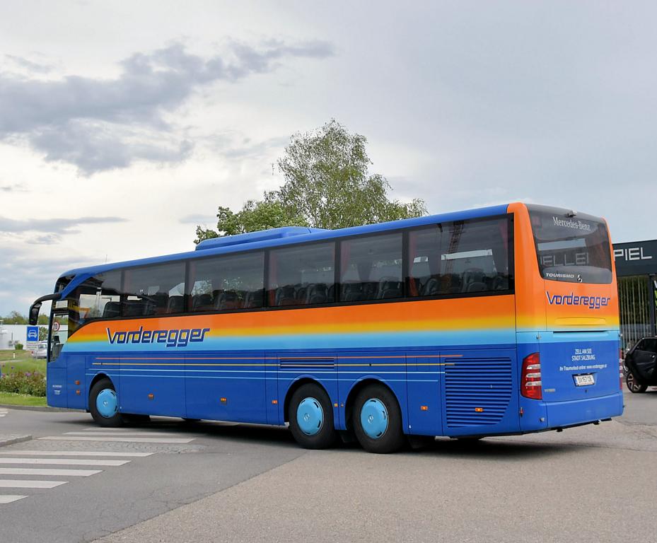 Mercedes Tourismo von Vorderegger Reisen aus �sterreich in Krems.