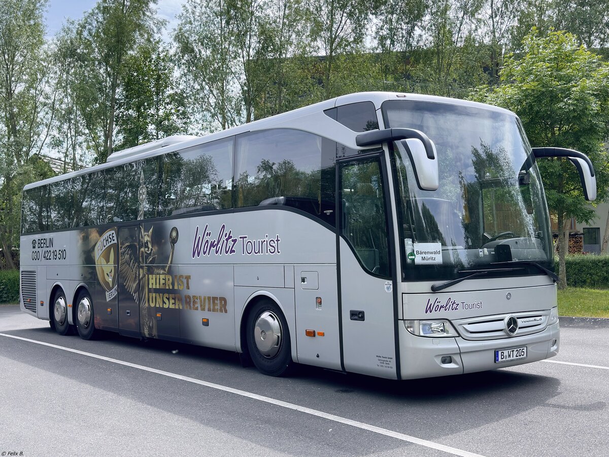 Mercedes Tourismo von Wörlitz Tourist aus Deutschland in Plau am See.