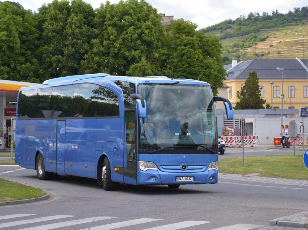 Mercedes Travego aus der CZ in Krems.