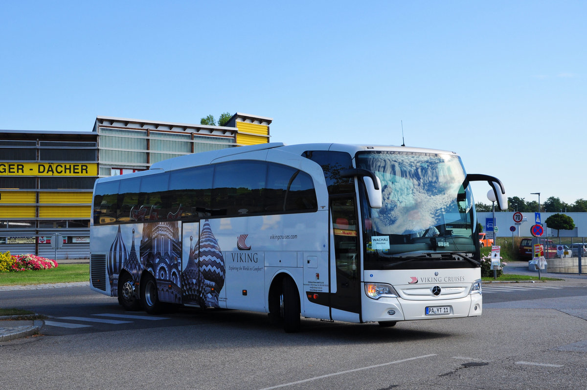 Mercedes Travego von Eichberger Reisen aus der BRD in Krems gesehen.