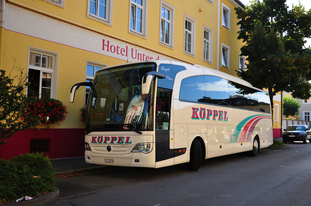 Mercedes Travego von Kppel Reisen aus der CH in Krems gesehen.