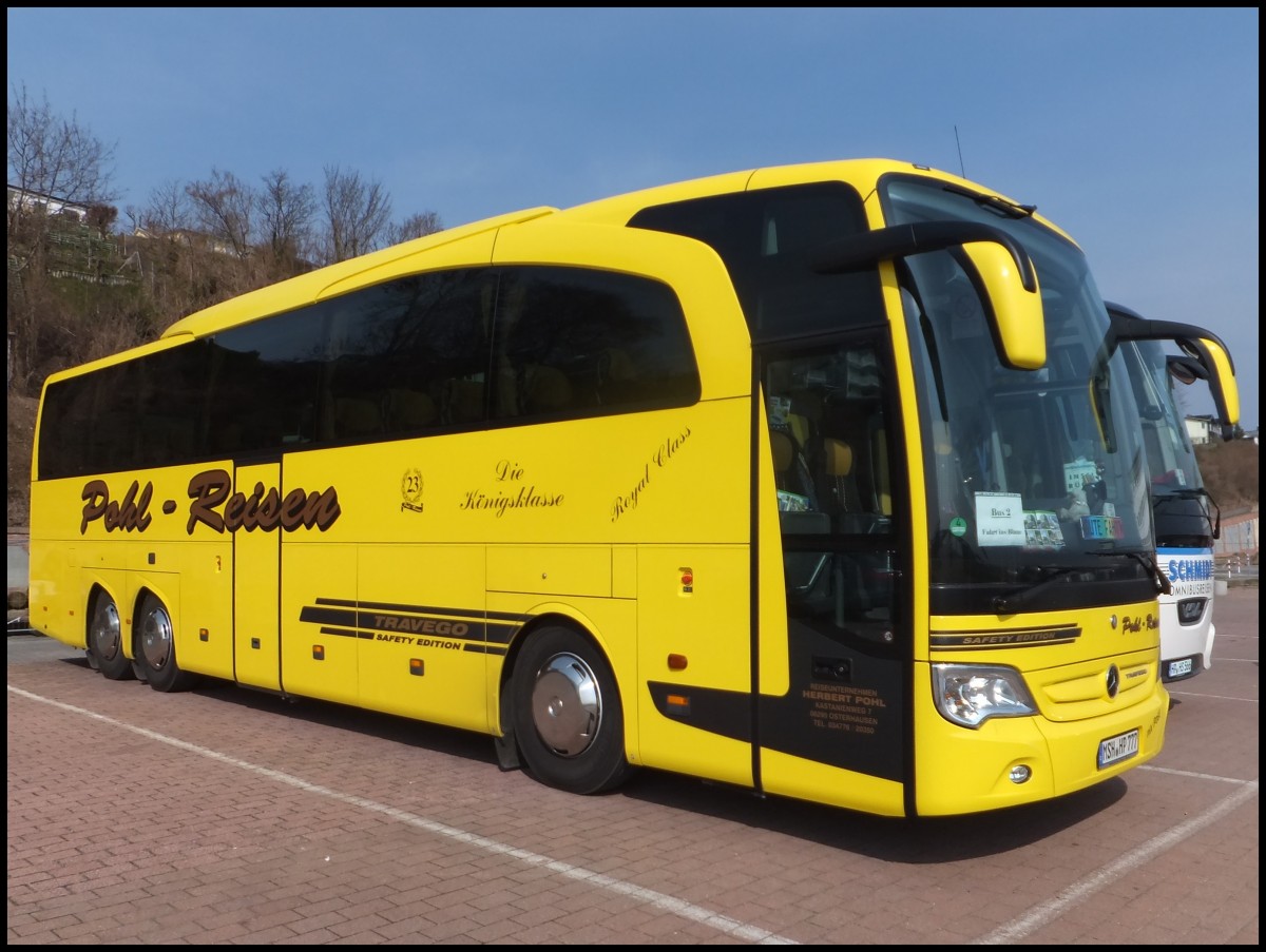 Mercedes Travego von Pohl-Reisen aus Deutschland im Stadthafen Sassnitz.