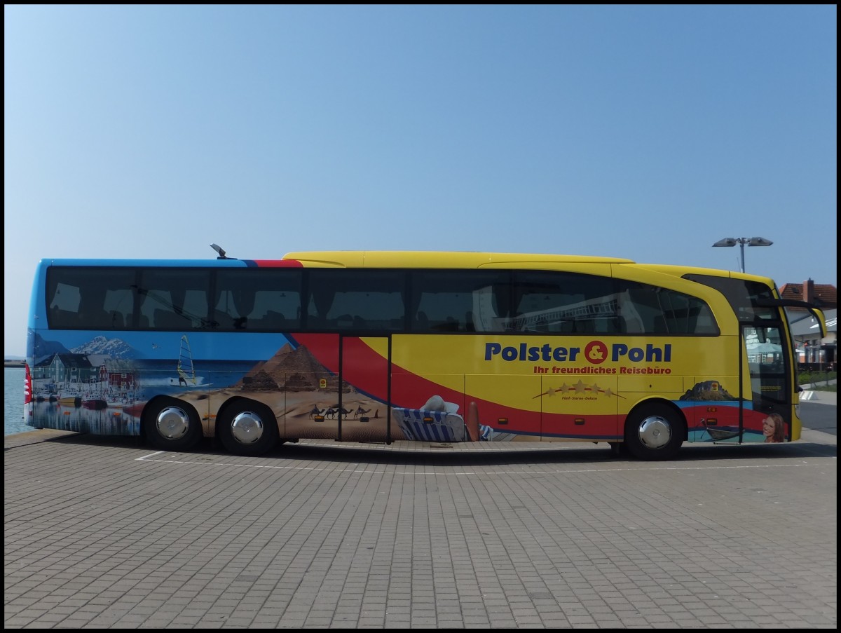 Mercedes Travego von Polster & Pohl aus Deutschland im Stadthafen Sassnitz.