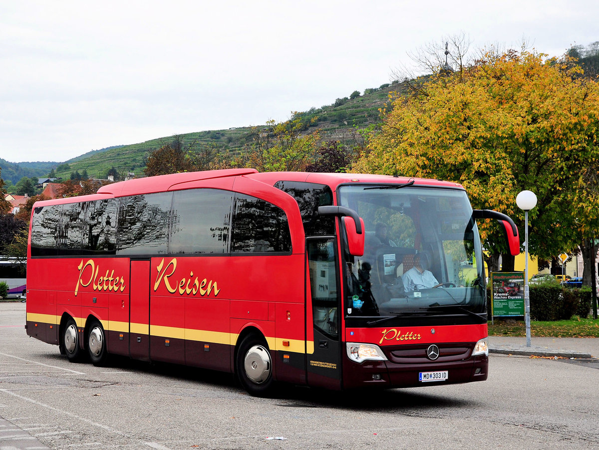 Mercedes Travego vom Verkehrsbetrieb Pletter aus N.. in Krems gesehen.