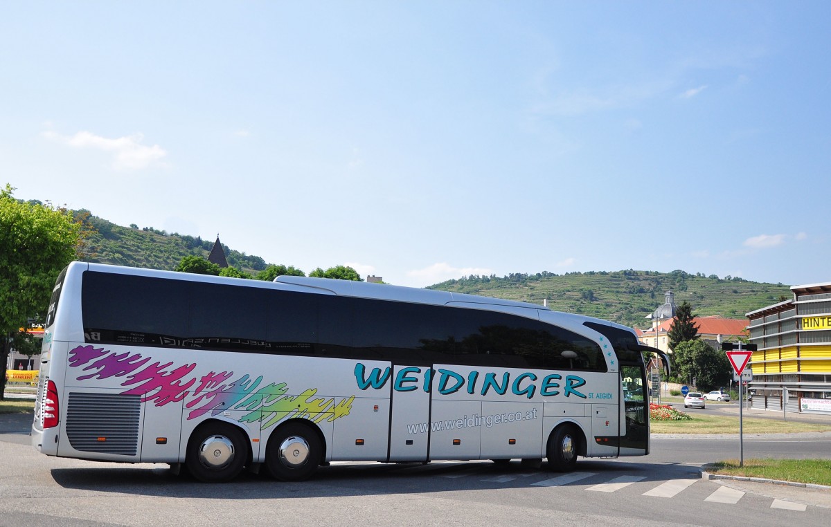 Mercedes Travego von Weidinger Reisen aus sterreich im Juni 2015 in Krems unterwegs.