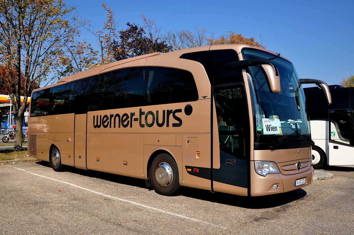 Mercedes Travego von Werner Tours aus der BRD in Krems.