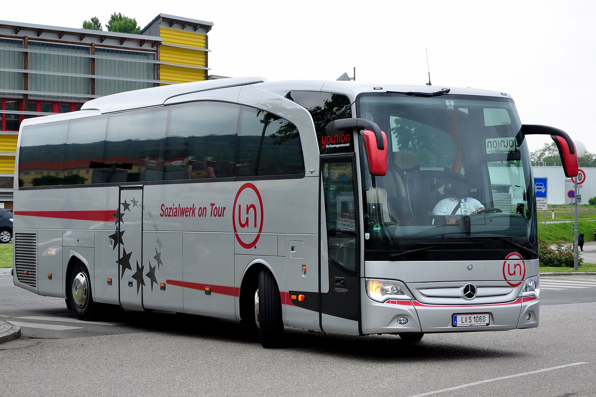 Mercedes Travego von Younion aus Linz/sterreich in Krems gesehen.