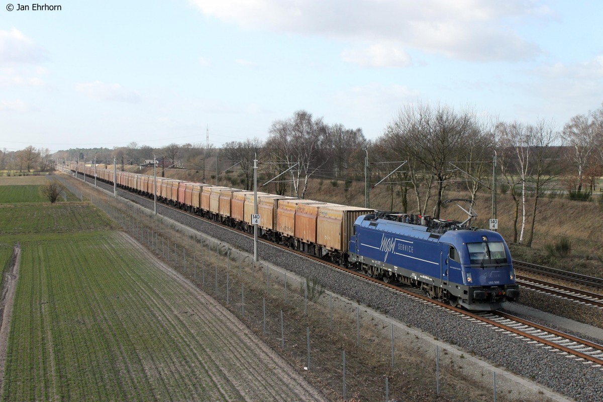 MGW 183 500 mit Holzzug in Bardowick am 11.03.15