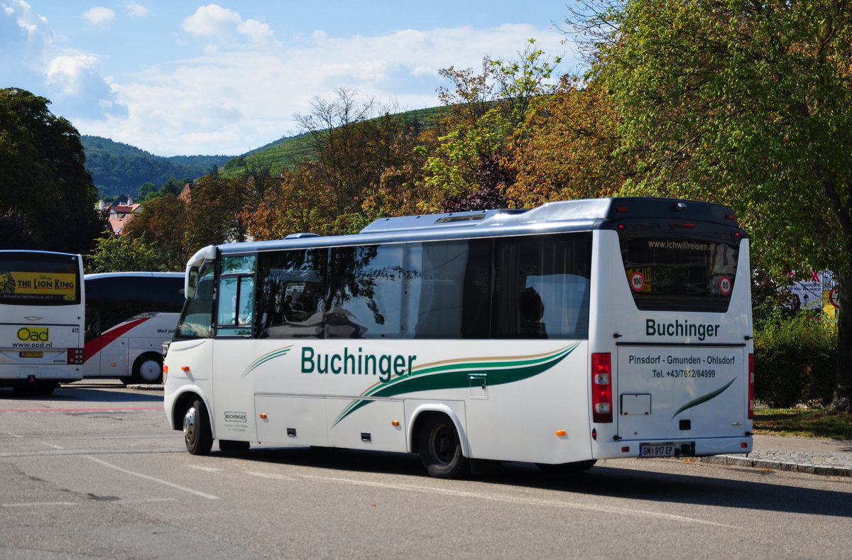 Midi Bus Mercedes O 818 von Buchinger Reisen aus �sterreich in Krems gesehen.