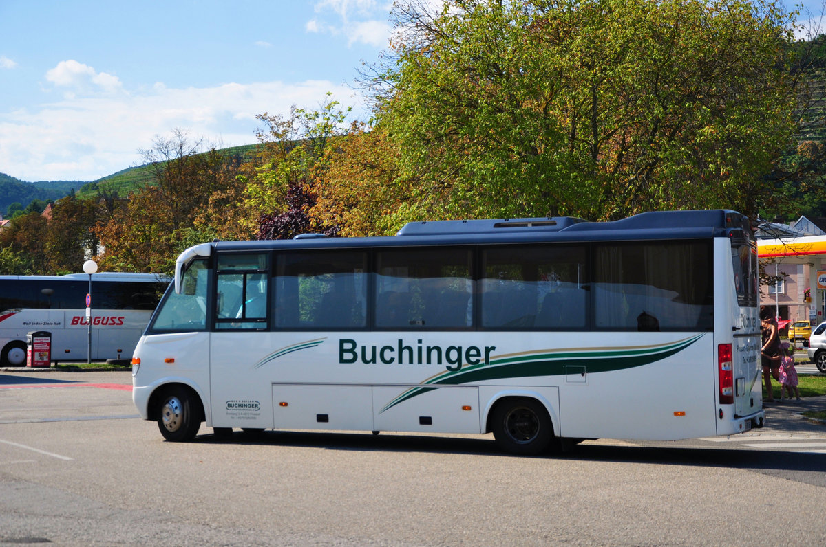 Midi Bus Mercedes O 818 von Buchinger Reisen aus �sterreich in Krems gesehen.