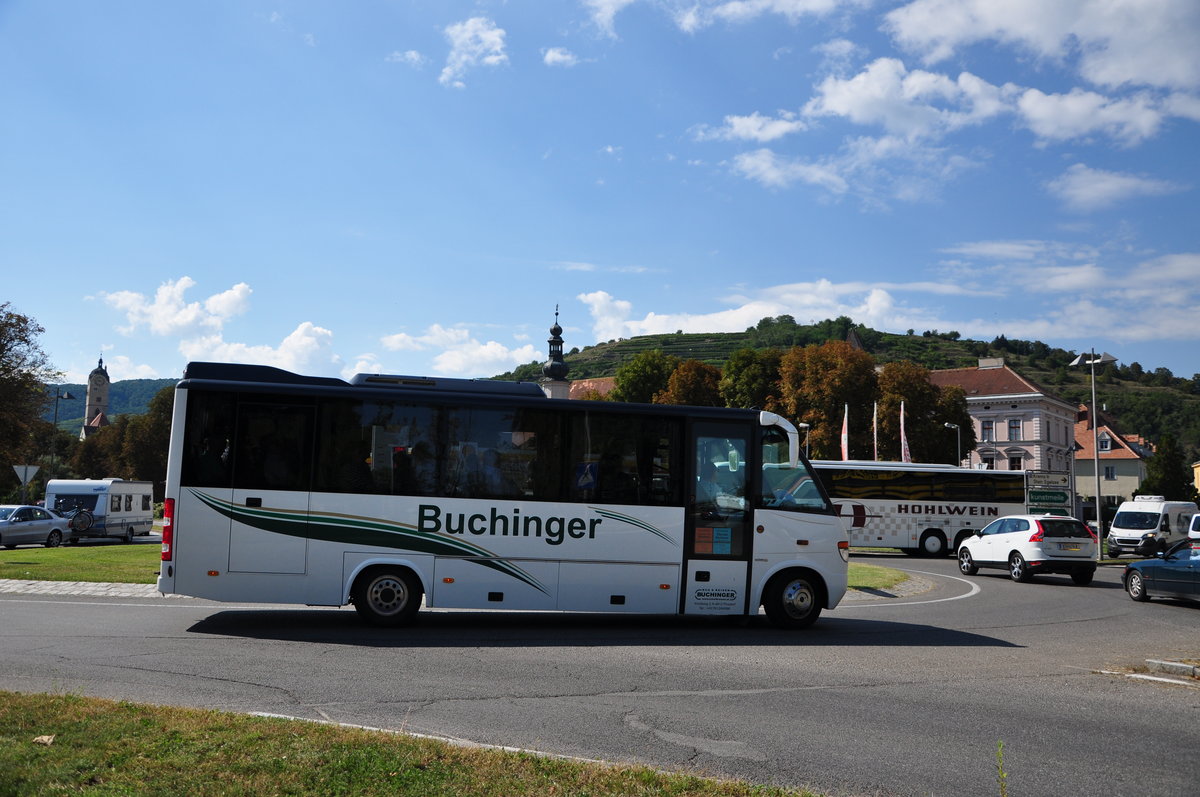 Midi Bus Mercedes O 818 von Buchinger Reisen aus �sterreich in Krems gesehen.