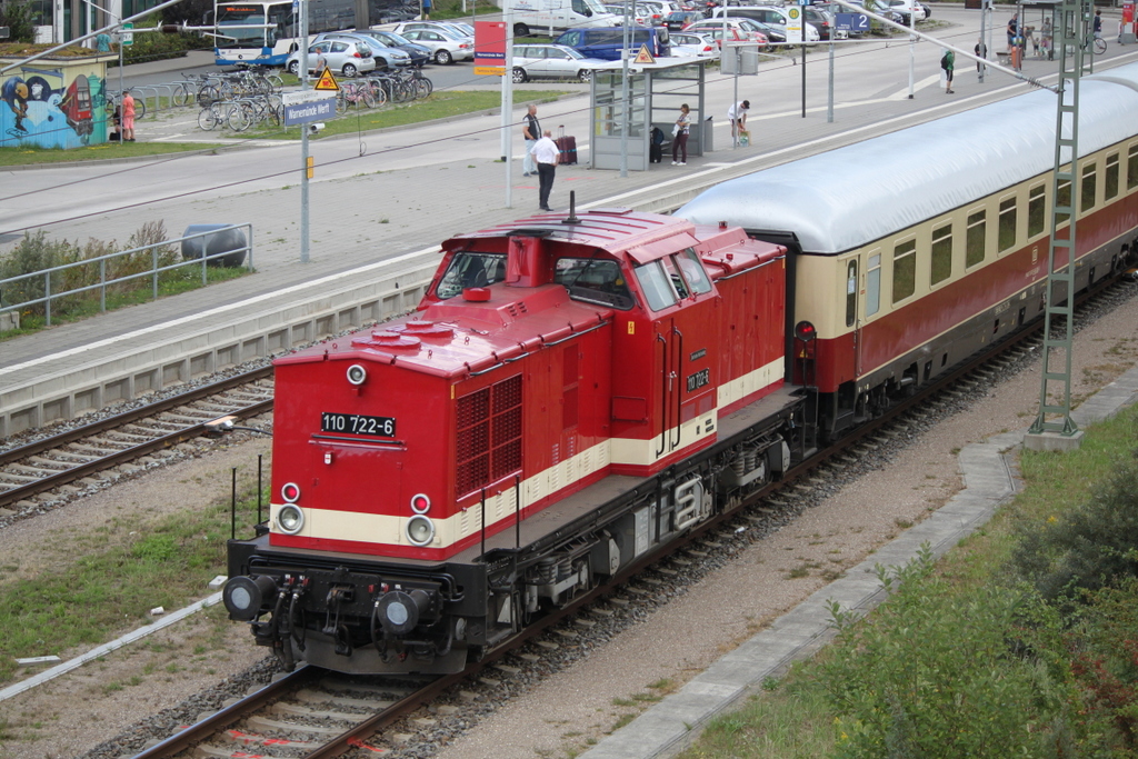 Mit 6x Fotografen stürzte ich mich am 10.08.2019 auf 110 722-6 in Warnemünde-Werft