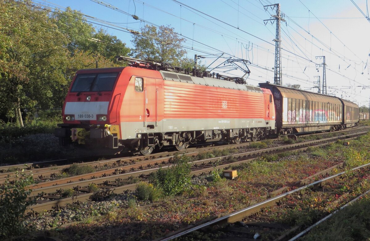 Mit ein Ganzzug fr Vlissingen-Sloehaven verlasst 189 038 Emmerich am 1 November 2022.