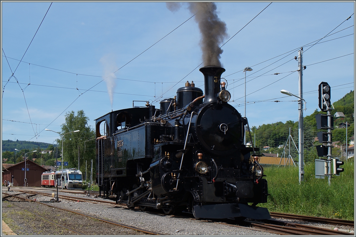 Mit einer Woche Verspätung infolge Erdrutsch, startet die Saison der Blonay -Chamby Bahn nun am Wochenende 9./10 Mai. 
Die B.F.D HG 3/4 N° 3 in Blonay. 
10. Mai 2015