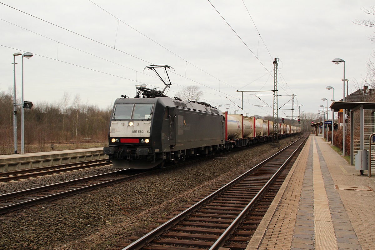 MRCE 185 553-5 unterwegs für CFL Cargo fährt hier mit dem DGS 95636(Padborg-Eichenberg)durch Schleswig. 20.02.2012