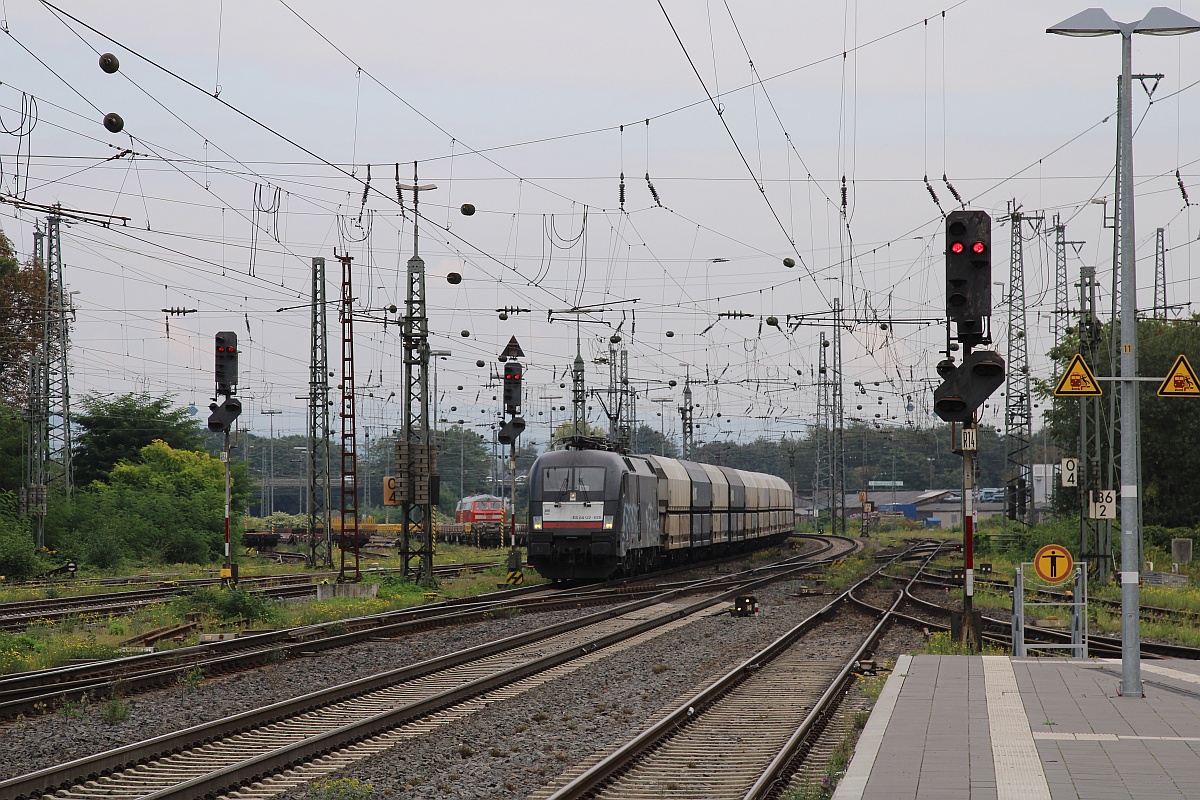 MRCE ES64U2-028/182 528-0 mit VTG Kohle/Koks Transport. Neuwied 17.09.2021