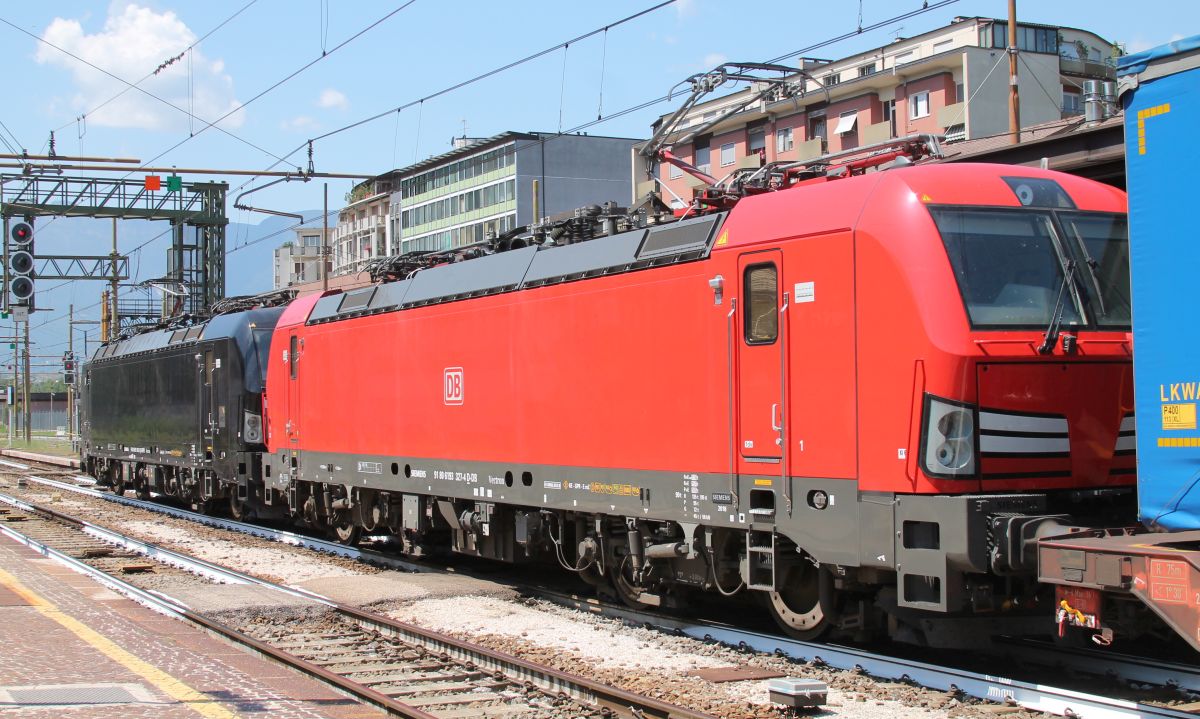 MRCE X4E-652(MMAL/29.03.17) und DB 193 327-4(MMAL/04.05.19) mit KLV, Bozen 17.07.2019