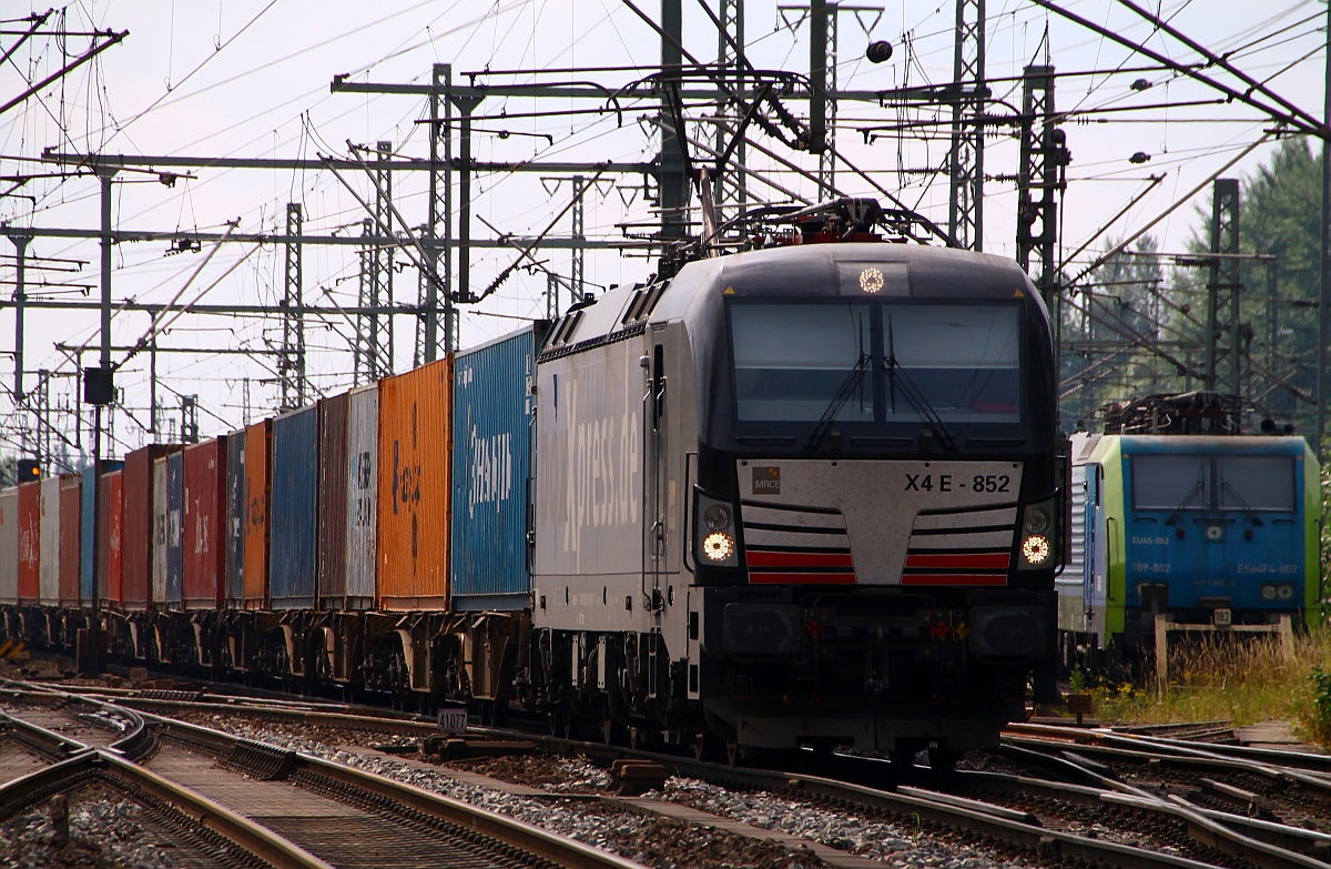 MRCE/boxXpress 193 852-1(REV/MMAL/16.01.14)mit Kistentransport bei der Durchfahrt in HH-Harburg. 28.06.2014